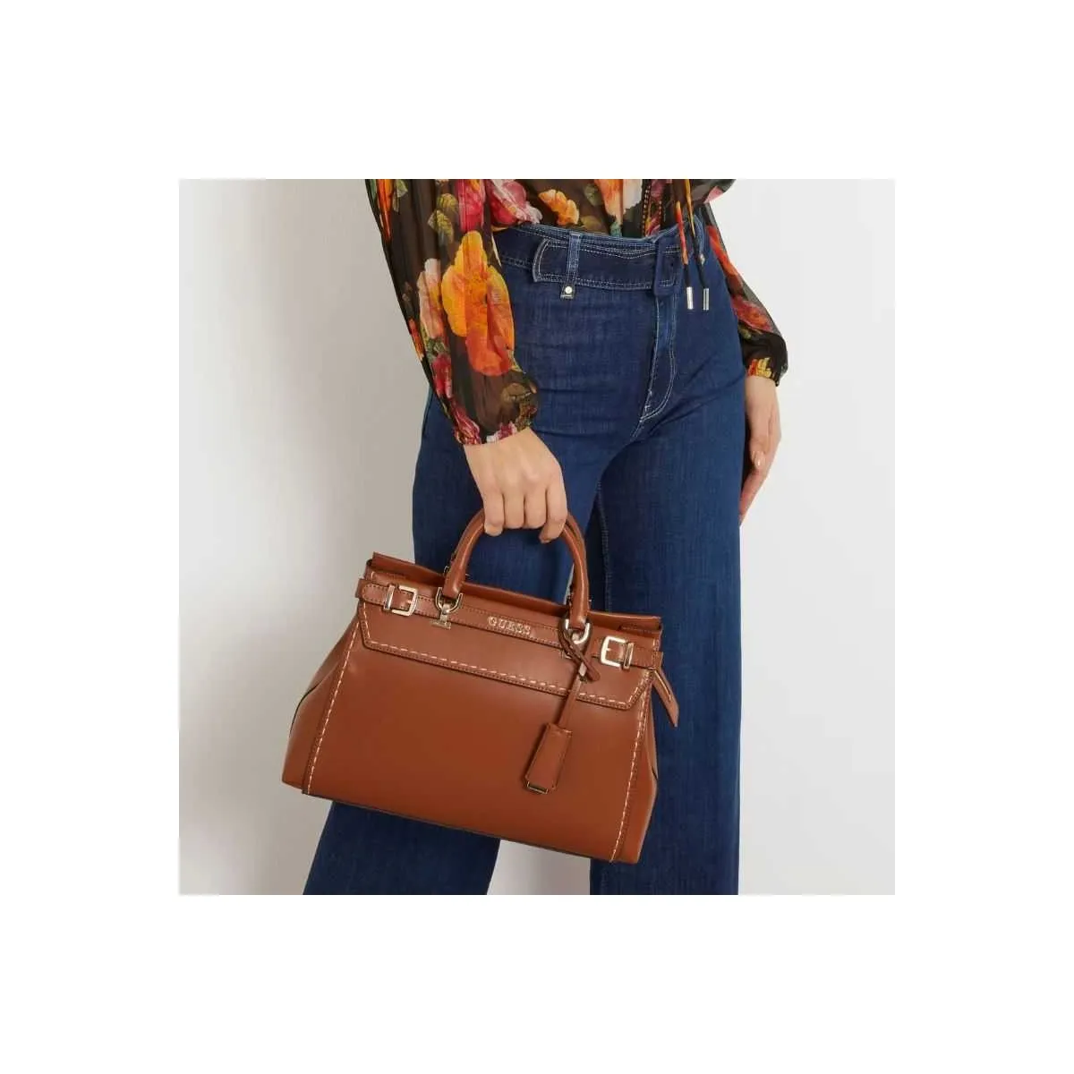 Sac à main avec surpiqûres de la marque Guess sur pecari